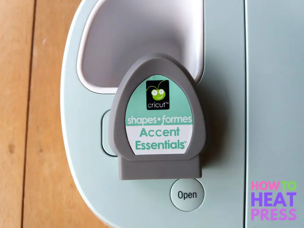 25 Tips & Tricks For Cricut Explore Air 2 & Cricut Maker Beginners