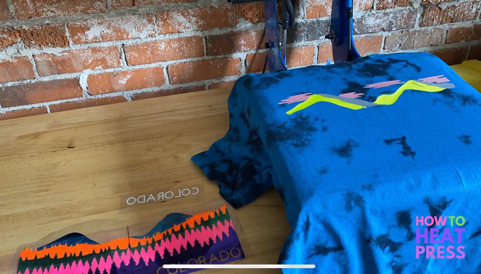 Layering HTV How to Layer Glitter, Neon, & Metallic Heat Transfer Vinyl!