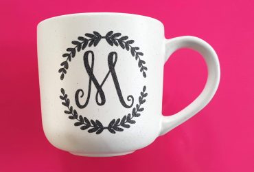 How To Easily Apply Vinyl To Curved Surfaces – Vinyl On Mugs